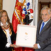 El Presidente Sebasti&aacute;n Pi&ntilde;era recibi&oacute; un reconocimiento especial por parte de la Fundaci&oacute;n Chile Unido, por su compromiso de respetar, defender y proteger la vida del ni&ntilde;o que est&aacute; por nacer.
