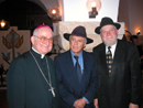 Mons. Antonio Franco, nuncio apost&oacute;lico de Su Santidad en Tierra Santa, con algunos rabinos jud&iacute;os.