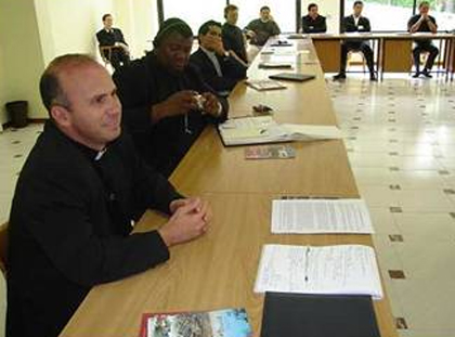 Encuentro internacional para sacerdotes diocesanos