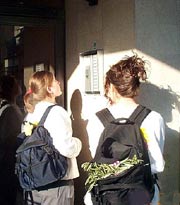 Jovenes misioneras en Italia