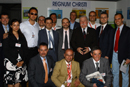 Lech Walesa junto al grupo del <i>Regnum Christi</i> que organiz&oacute; el evento.