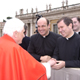 &laquo;Santo Padre, cuente totalmente con toda nuestra adhesi&oacute;n filial y disponibilidad&raquo;, dijo el P. &Aacute;lvaro Corcuera, L.C. al momento de saludar al Papa Benedicto XVI. <i>(Foto: Arturo Mari)</i>.