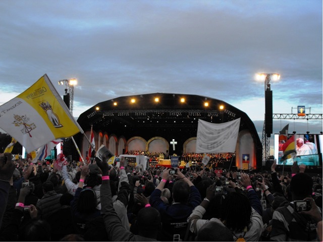 hyde park vigil popemobile