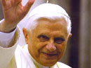 El t&iacute;tulo sugiere que la vida de Joseph Ratzinger &laquo;no est&aacute; poblada de libros, sino de personas&raquo;.