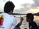 Misionero catequizando con la cruz que en guarao se dice �ojidu�.