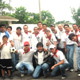 J&oacute;venes en la comunidad de San Isidro.