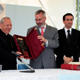 S.E.R. Mons. Louis Sako riceve il premio dal dott. Gianpaolo Barra.