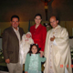 Familia Padilla con su director espiritual.